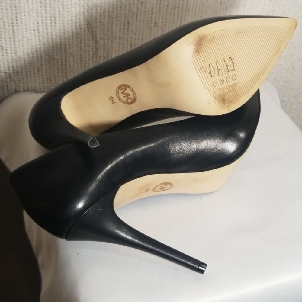 Michael Kors | Leather High Heel Pumps - Picture 4 of 8